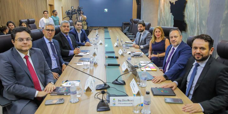 PARLAMENTO FORTALECIDO ALERR sedia 7ª reunião de secretários-gerais e diretores legislativos da UNALE
