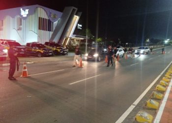 NA MADRUGADA  Detran-RR e Polícia Militar prendem foragido da justiça durante fiscalização de trânsito