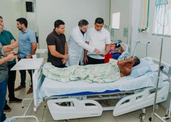 Em visita ao HGR, Sampaio anuncia ampliação de leitos e realização de cirurgias eletivas aos domingos