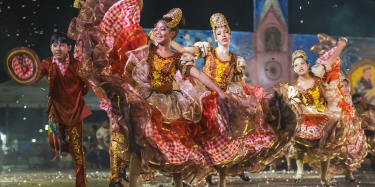 Emoção e fé marcam primeira noite do Concurso de Quadrilhas do Grupo Acesso 