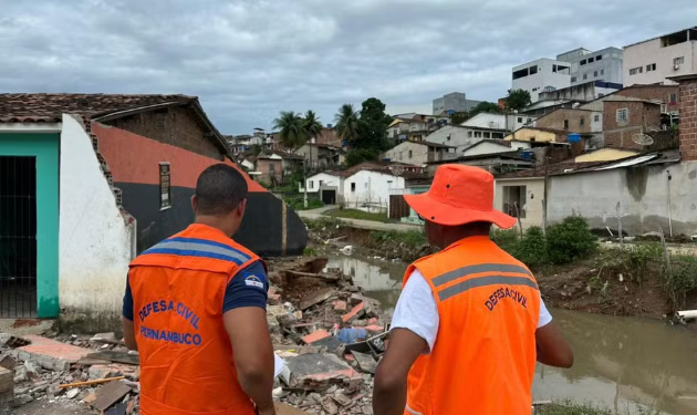 Chuvas em Pernambuco deixam quase 10 mil pessoas desabrigadas ou desalojadas; veja os municípios afetados