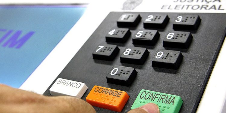 Juiz revoga própria liminar e libera calendário da eleição suplementar em Roraima