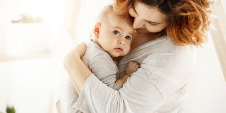 Dia das Mães: Entre carinho e expectativa, maternidade influencia a percepção visual
