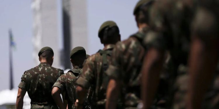 Governo corta verba e Exército suspende ação na fronteira contra crime