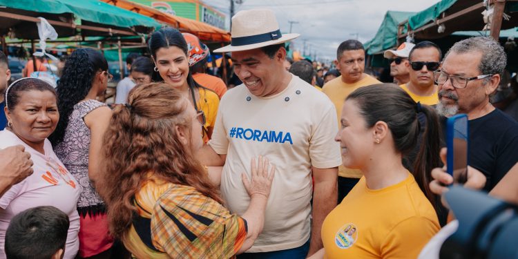 Sampaio e Tayla encerram campanha com mega caminhada no Pintolândia e Equatorial