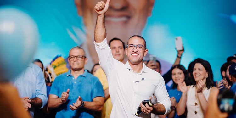 TSE mantém direito de Arthur Henrique fazer campanha e aparecer na urna