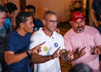 Arthur reforça compromisso com moradores de Alto Alegre durante visita ao município