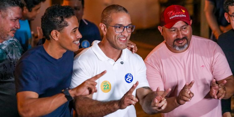 Arthur reforça compromisso com moradores de Alto Alegre durante visita ao município
