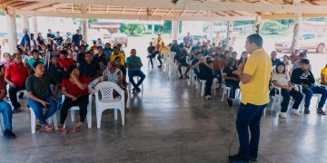 Soldado Sampaio visita comunidades indígenas de Normandia e promete plano para escolas e agricultura