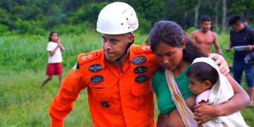 APOIO IMEDIATO  Governo de Roraima realiza remoção aeromédica de criança indígena da comunidade Manalai