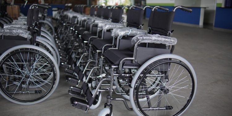 MAIS MOBILIDADE Governo entrega 59 meios auxiliares de locomoção para pacientes do SUS