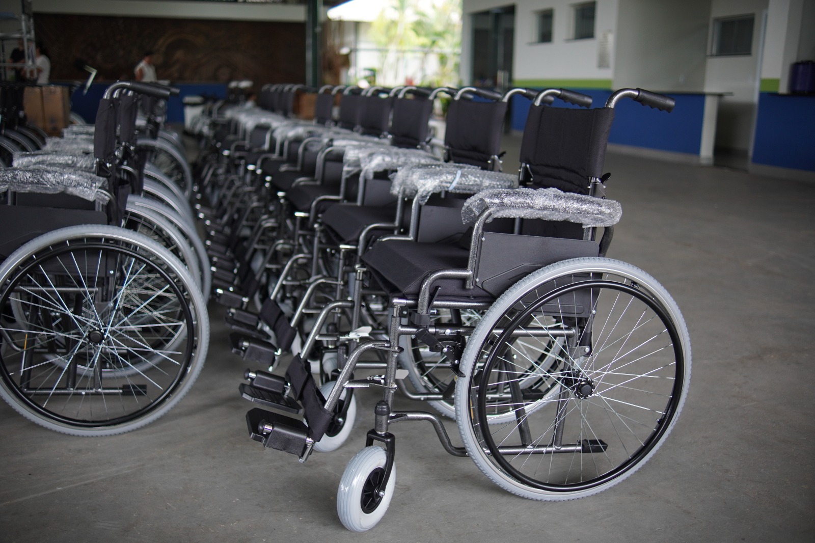 MAIS MOBILIDADE  Governo entrega 59 meios auxiliares de locomoção para pacientes do SUS