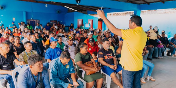Sampaio apresenta propostas para ampliar oportunidades de renda para a cadeia produtiva da pesca