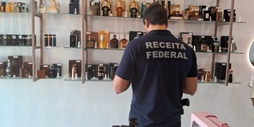 RECEITA FEDERAL APREENDE R$ 300 MIL EM PERFUMES CONTRABANDEADOS EM BOA VISTA (RR)