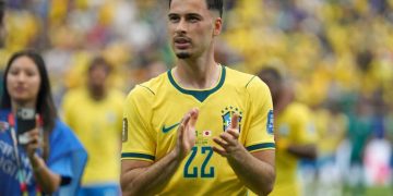 Web reage após camisa 13 ajudar o Japão e o 22 dar a vitória ao BR