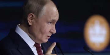 Putin admite impacto de ataques de Kiev, e tensão cresce