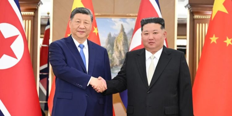 Xi Jinping faz rara visita a Kim Jong-un na Coreia do Norte e promete apoio