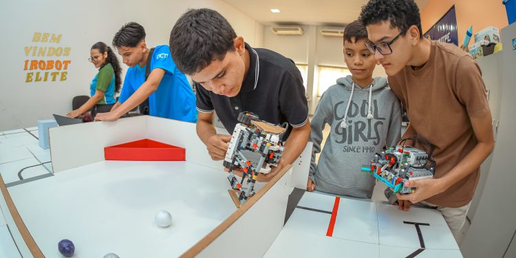 Prefeitura oferta 200 vagas para Curso de Robótica Educacional