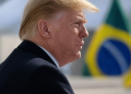 EUA iniciam audiências sobre tarifa de 25% contra produtos brasileiros; Flávio Bolsonaro fala na terça