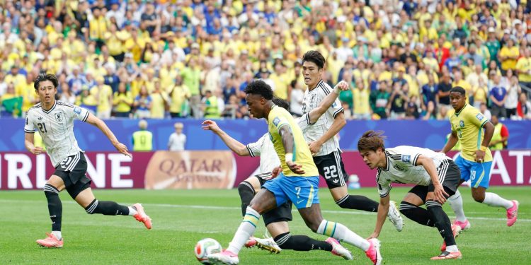 Após estudar mudança, Fifa decide manter horário do Brasil no domingo; entenda